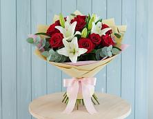 Букет цветов из:  Лилии и Розы в Радченском