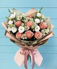 Букет цветов из:  Розы, Альстромерии и Лизиантусы #REPLACE_PRED# Радченском