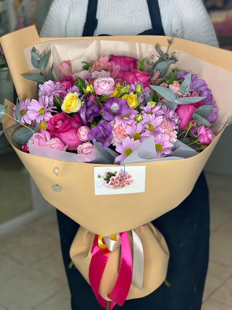 Букет цветов из: Хризантемы, Гвоздики и Альстромерии в Радченском