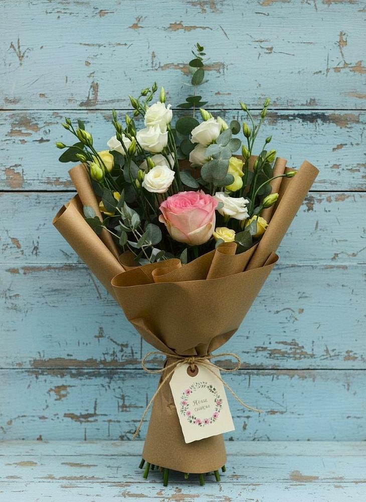 Букет цветов из: Розы и Лизиантусы в Радченском