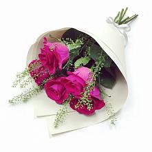 Букет цветов из:  Розы в Радченском