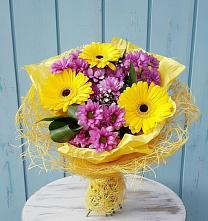 Букет цветов из:  Хризантемы и Герберы в Радченском