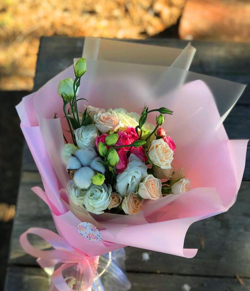 Букет цветов из: Розы и Лизиантусы в Радченском