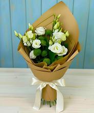 Букет цветов из:  Хризантемы и Лизиантусы в Радченском