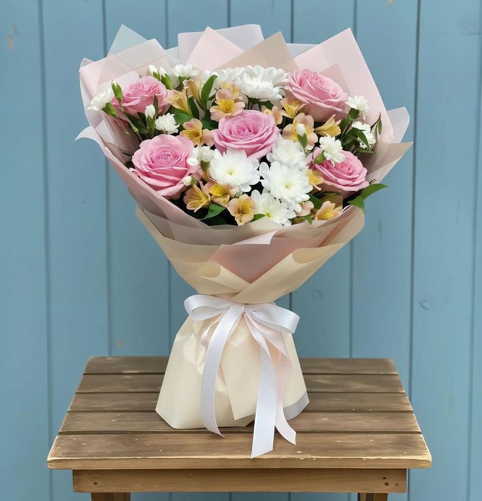 Букет цветов из: Гвоздики, Орхидеи и Розы в Радченском