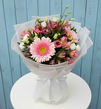 Букет цветов из:  Герберы, Альстромерии и Лизиантусы #REPLACE_PRED# Радченском