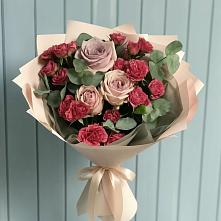 Букет цветов из:  Гвоздики и Розы в Радченском