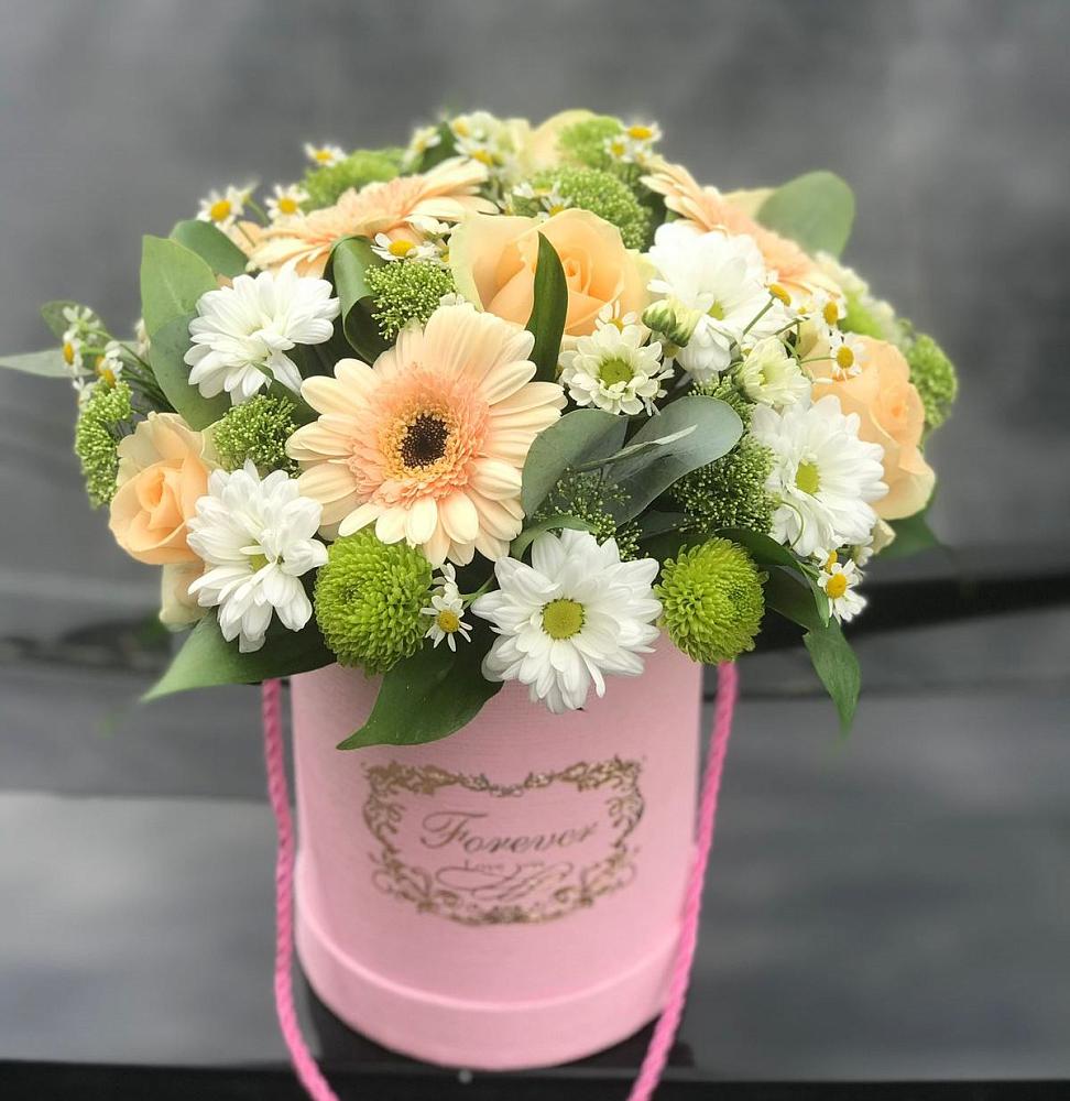 Цветочная композиция из Розы, Герберы и Хризантемы в шляпной коробке в Радченском