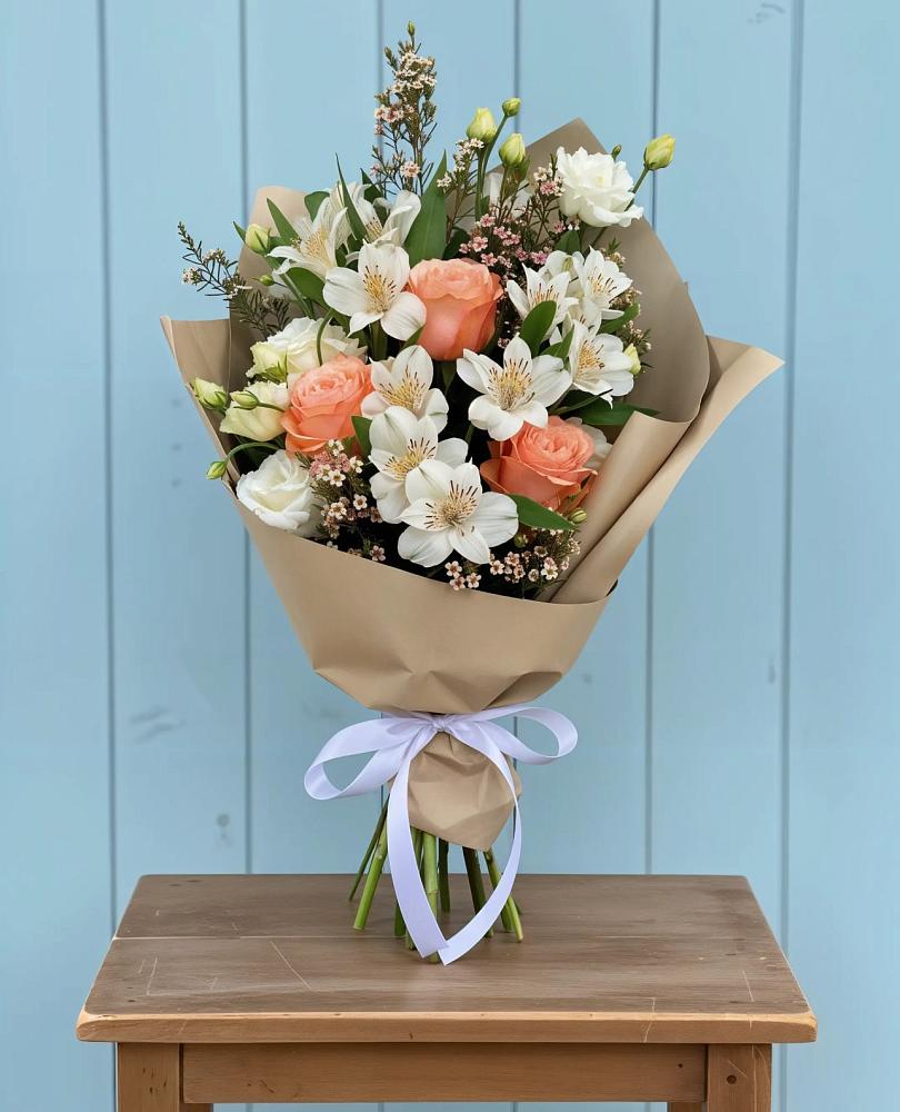 Букет цветов из: Альстромерии, Лизиантусы, Розы и Хризантемы в Радченском